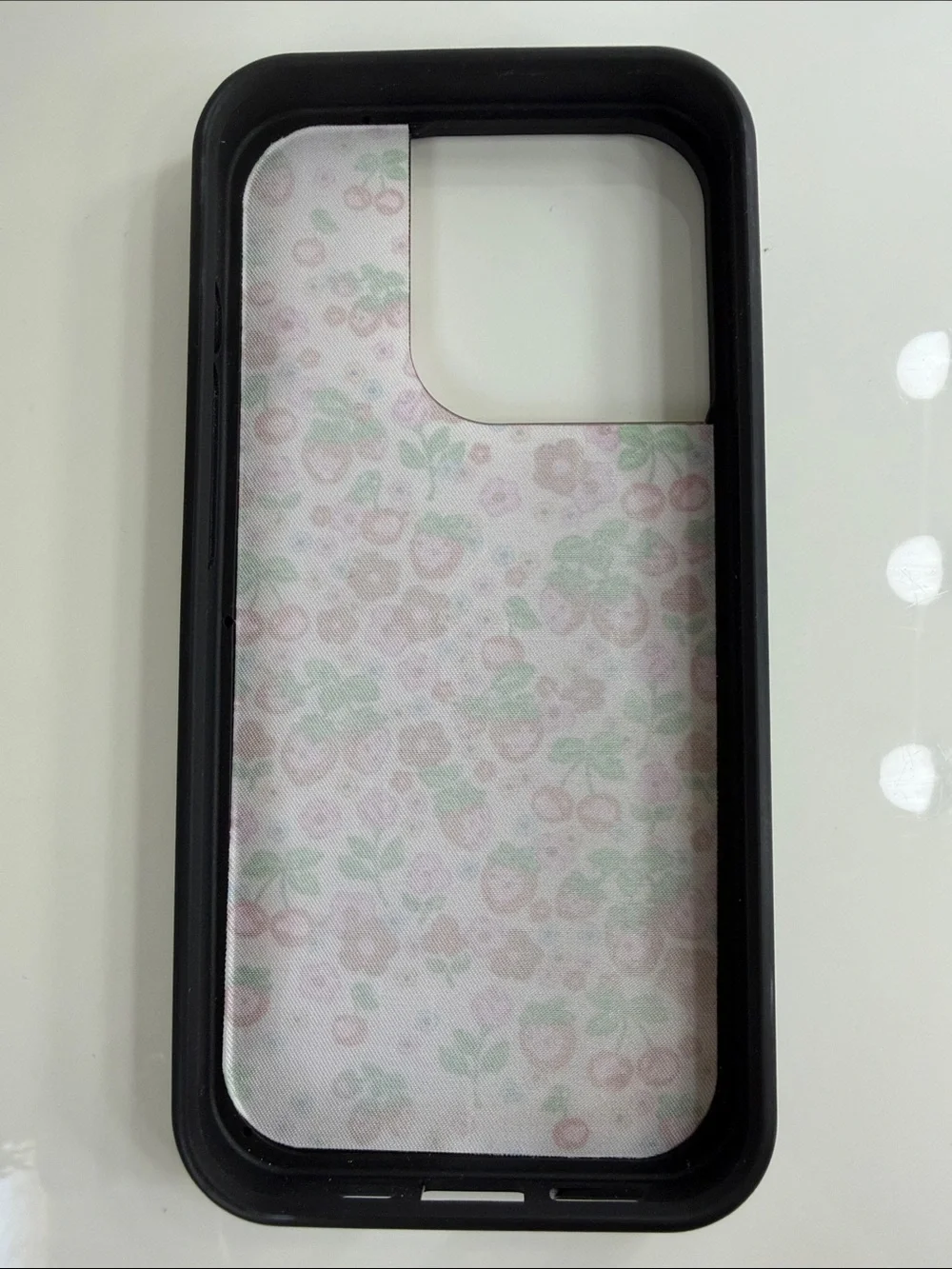 Berry World iPhone 15 Pro Wildflower case